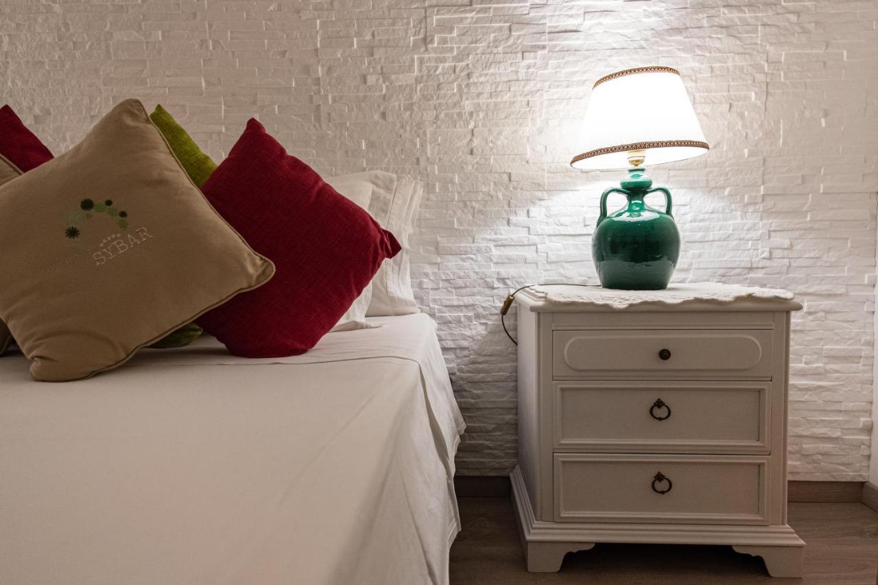 Il Giardino Di Sybar Apartment Lecce Bagian luar foto