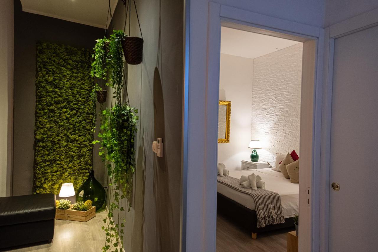 Il Giardino Di Sybar Apartment Lecce Bagian luar foto