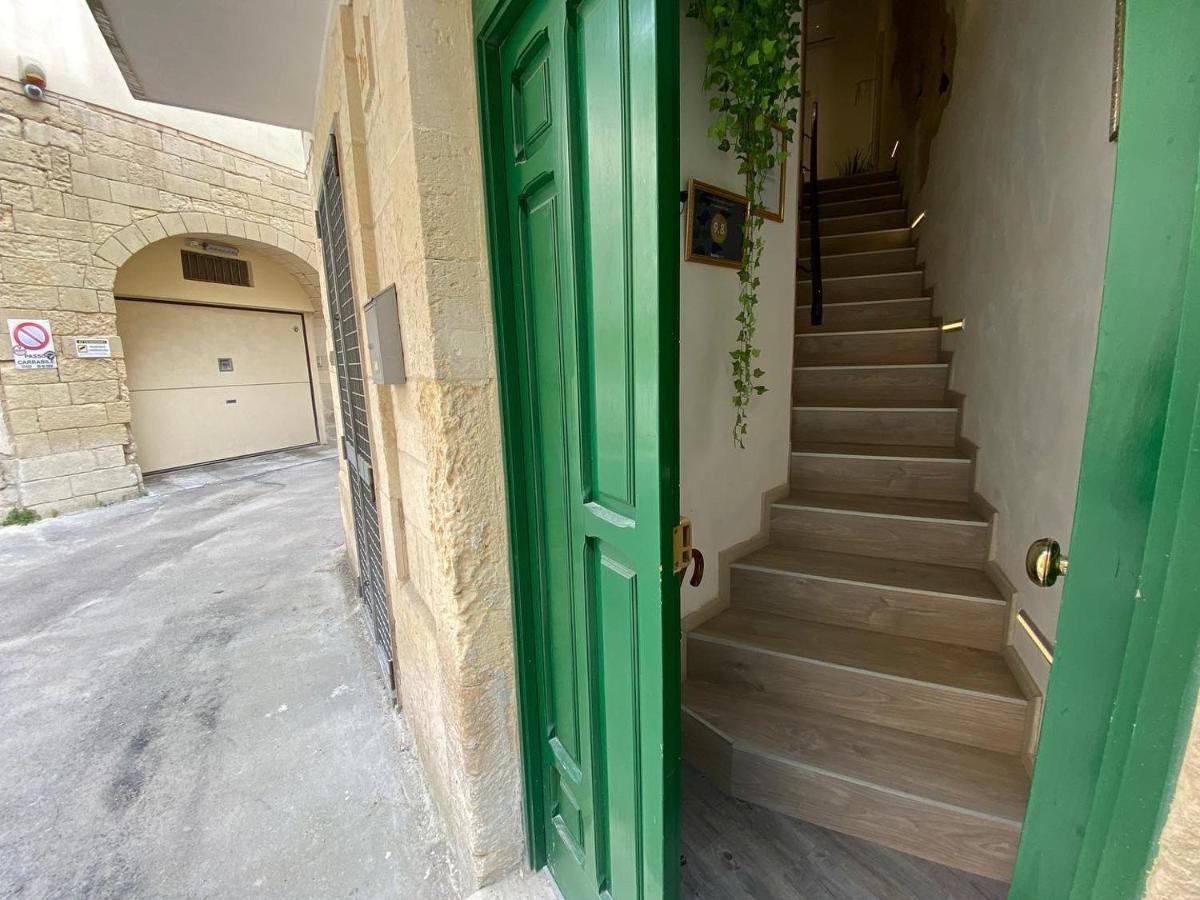 Il Giardino Di Sybar Apartment Lecce Bagian luar foto