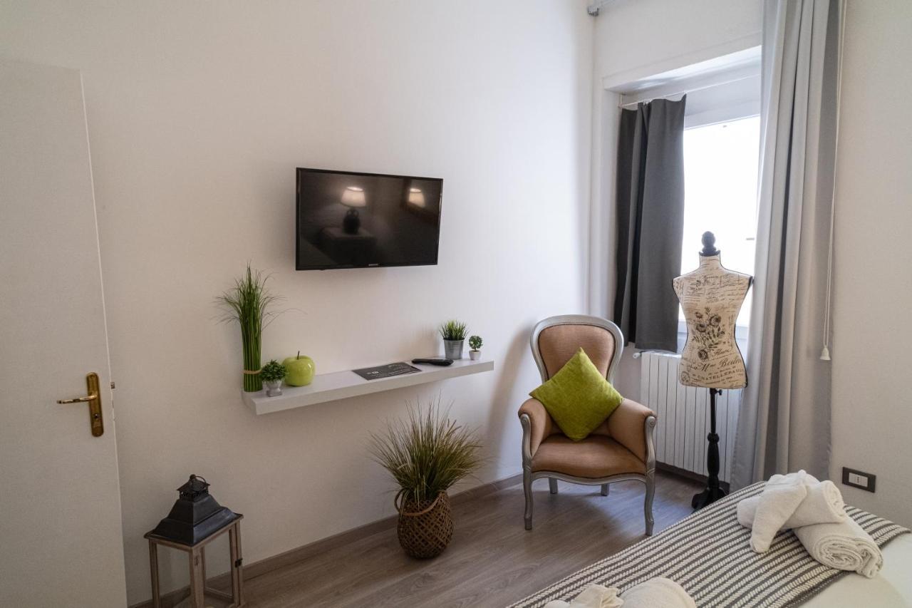 Il Giardino Di Sybar Apartment Lecce Bagian luar foto