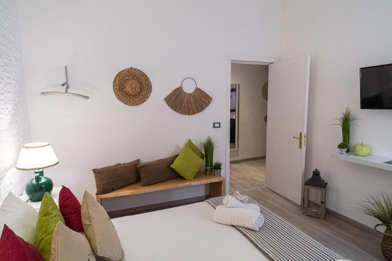 Il Giardino Di Sybar Apartment Lecce Bagian luar foto