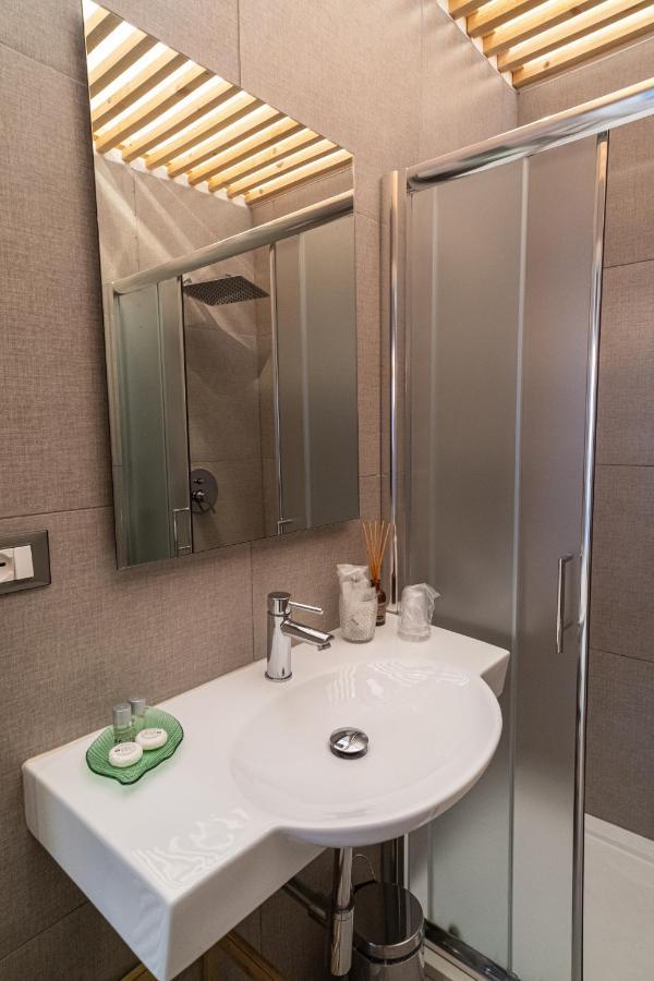 Il Giardino Di Sybar Apartment Lecce Bagian luar foto