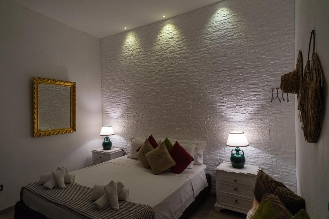 Il Giardino Di Sybar Apartment Lecce Bagian luar foto